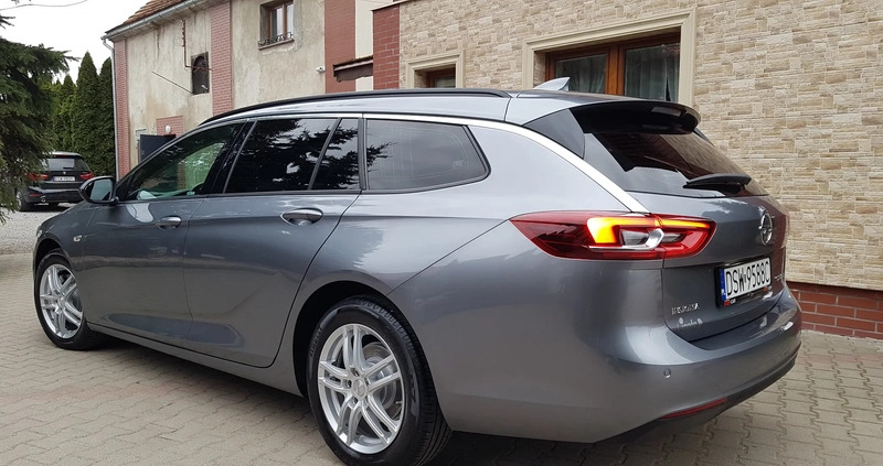 Opel Insignia cena 63900 przebieg: 149000, rok produkcji 2018 z Strzegom małe 742